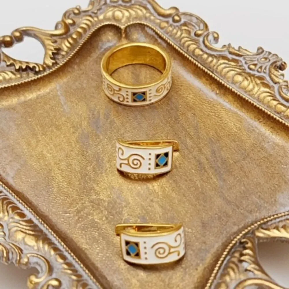 Cleopatra Jewelry Set Ring and Earrings - Picture 2 of 3